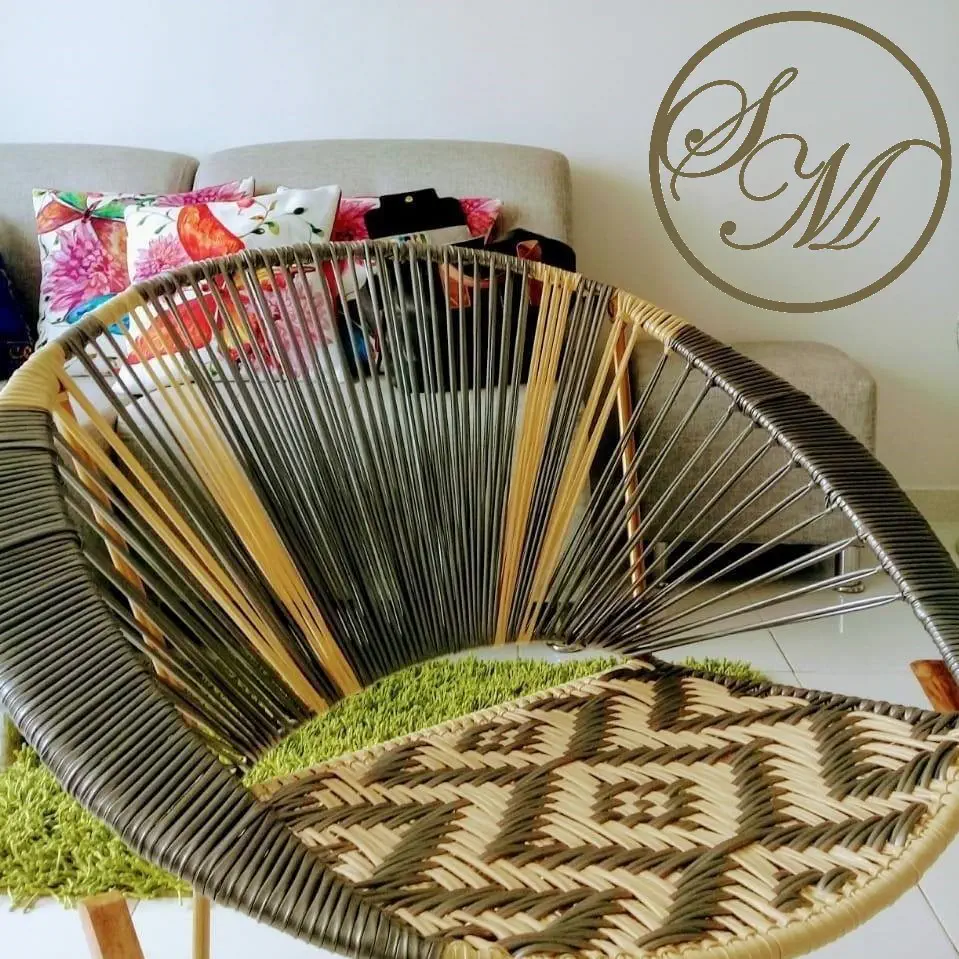 Imagen de silla mecedora número 24 del álbum